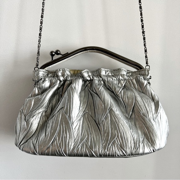 Retro Silver Crinkle Chain Shoulder Bag - Picture 2 of 8